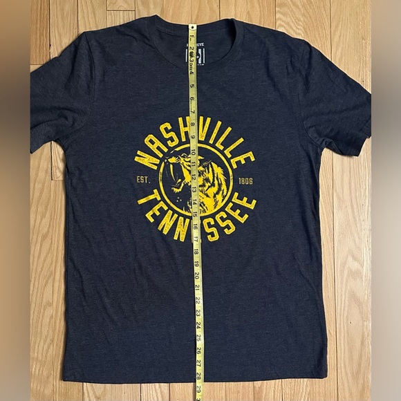 Nashville Tennessee Men’s Crew Neck Short-Sleeved Gray T-Shirt, Size Large - Picture 5 of 5